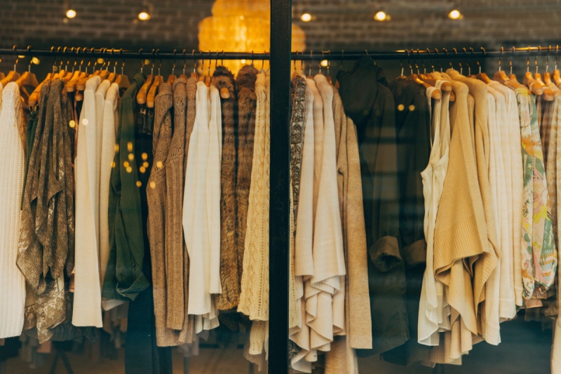 magasin-LA COLLE SUR LOUP-min_clothe_fashion_store_shop_window_store_front-21277